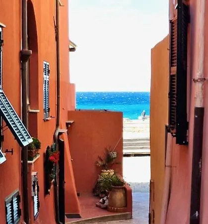 Al Bastione Del Borgo Saraceno, Varigotti