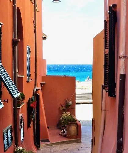 Al Bastione Del Borgo Saraceno, Varigotti